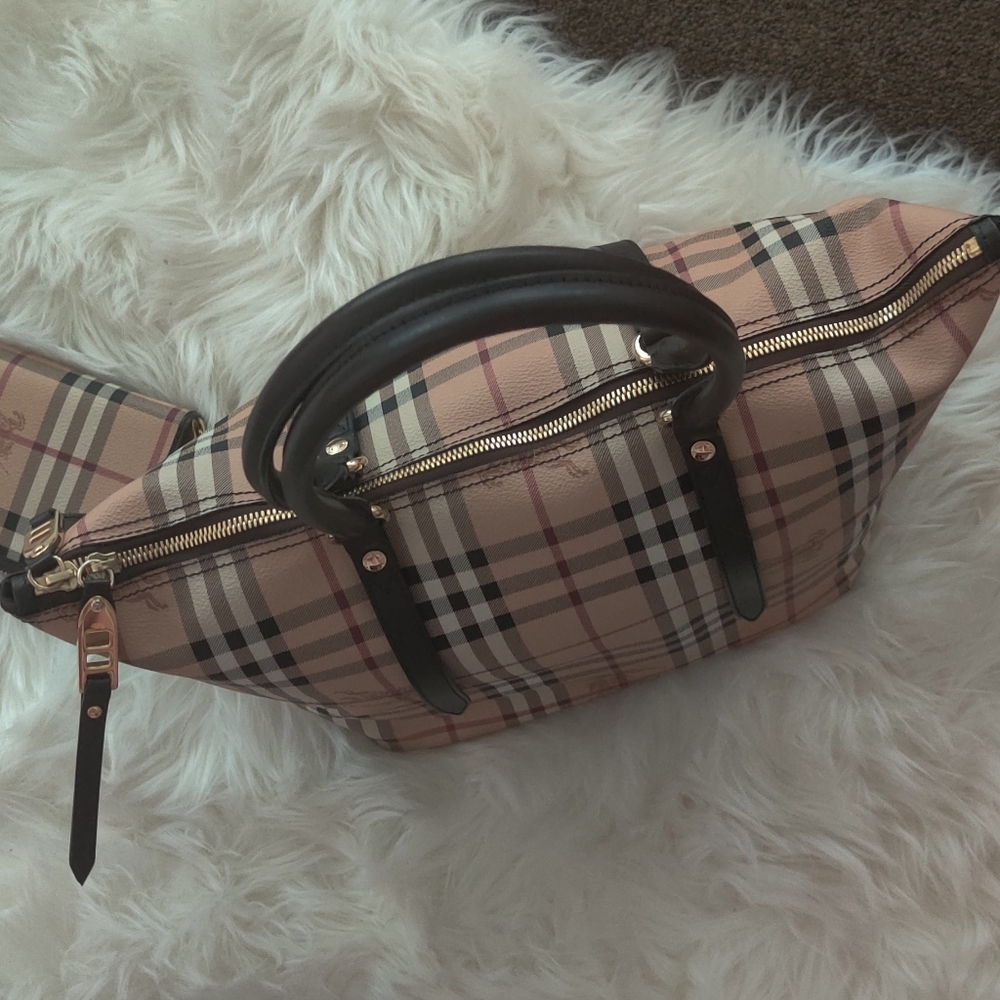 Burberry  bag and wallet - Picture 5 of 7